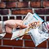 Ein 35-jähriger Mann muss sich erneut wegen Drogenhandels vor Gericht verantworten. Die Verhandlung hat begonnen, der Prozess ist aber ...