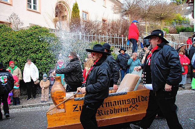 Bild 23: Bilder vom Umzug beim 35. Schlüchttalnarrentreffen &ndash; Teil 2