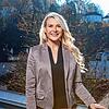 Jenniefer Schmucker berichtet im Kreistag über den „Arbeitsmarkt im Wandel“, der auch Chancen bietet. Foto: Foto Santos