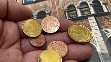 (Symbolbild) Im Konstanzer Rathaus verschärft sich der Sparzwang: 2025 werden wohl sieben Millionen Euro weniger aus der Gewerbesteuer ...