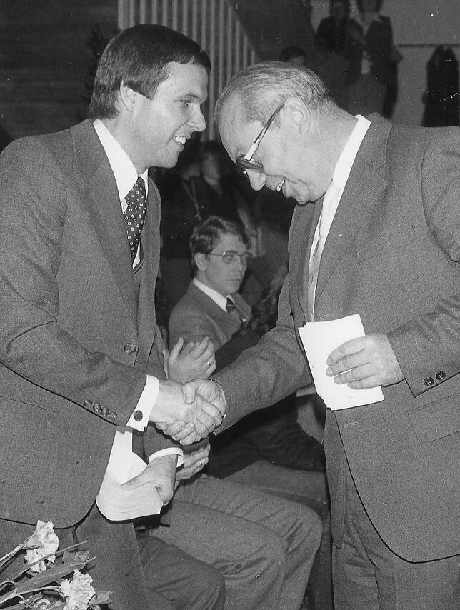 Amtseinführung von Manfred Schnopp (links) im Jahr 1977.
