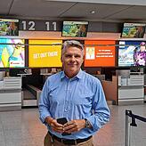 Seit Mai ist Detlef Schäfer Geschäftsführer am Flughafen Friedrichshafen.