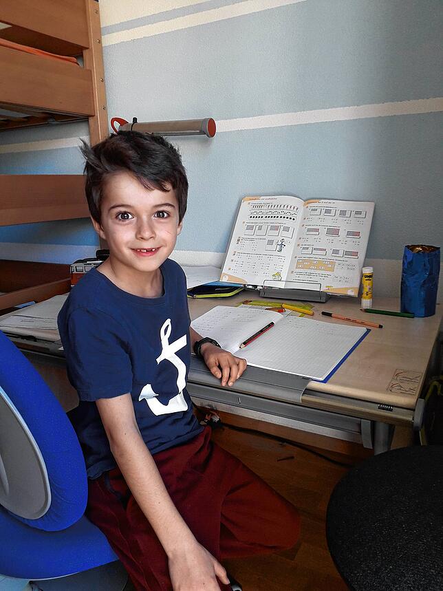 Das ist Karlo. Er ist sieben Jahre alt und geht in die zweite Klasse. „Das Lernen allein ist schon ziemlich langweilig“, ...