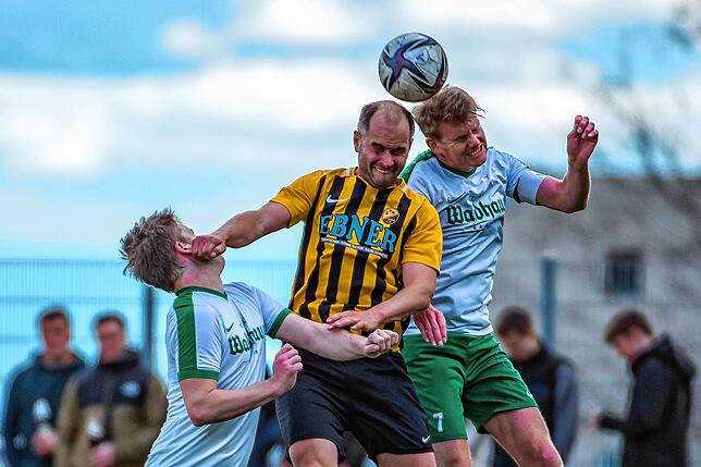 Bild 6: SV Nöggenschwiel gewinnt Derby beim SV Waldhaus mit 2:1 &ndash; und wir haben Bilder!