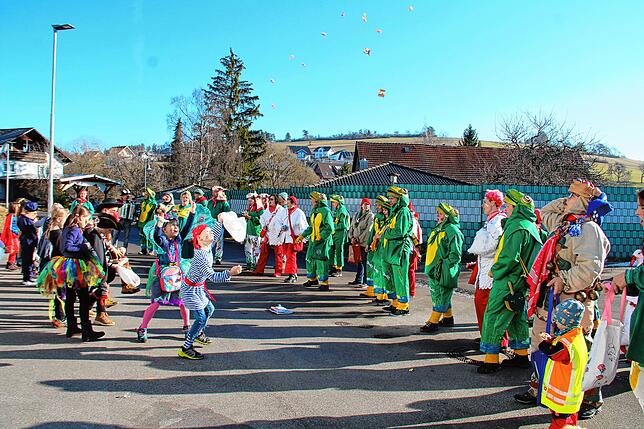 Bild 15: Bilder der Schulbefreiung in Wellendingen