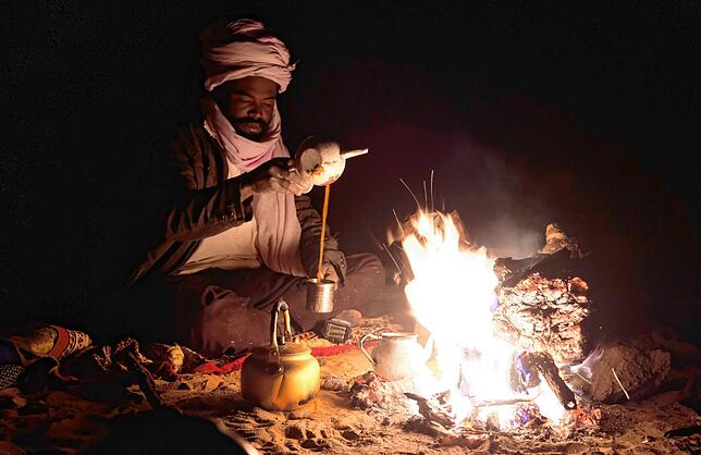 Die Teezeremonie gehört zum Alltag der Tuareg und ist immer ein Erlebnis.