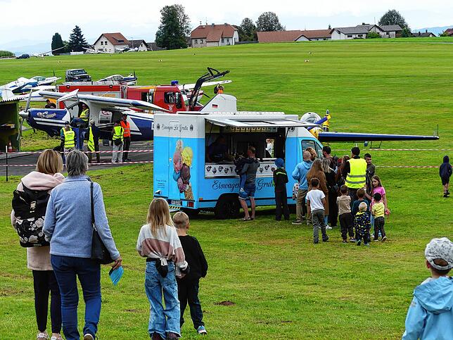 Bild 23: Großer Erfolg beim Jubiläums-Flugplatzfest in Rickenbach-Hütten
