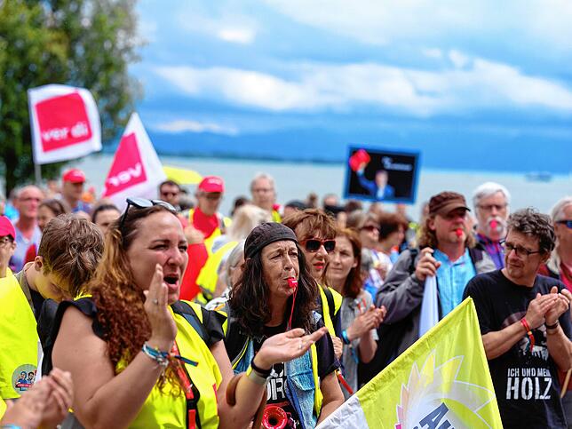 Bild 23: 600 Pflegekräfte demonstrieren vor der Gesundheitsministerkonferenz 1/2