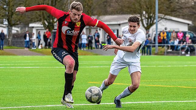 Glücklos: Jeremy Stangl &ndash; links auf unserem Archivbild &ndash; und der FSV Rheinfelden verloren die Partie gegen die U23 des ...