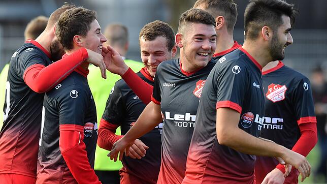 Zweiter Auswärtssieg: Der FC Schönau sicherte sich mit dem 4:1 beim FC Wallbach &ndash; so Trainer Faik Zikolli &ndash; &bdquo;wichtige ...
