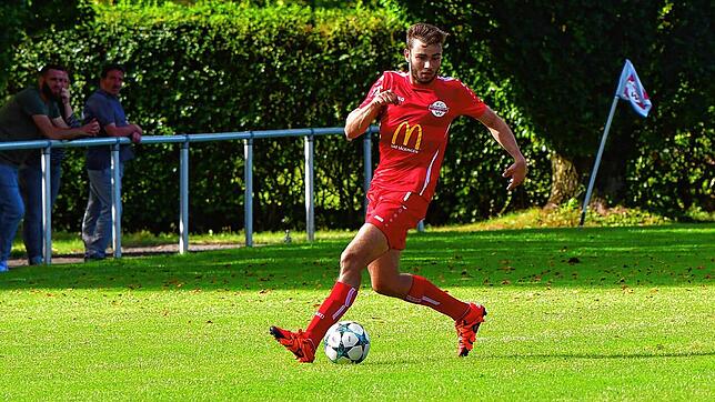 Bild : Für Felix Schwarzwälder vom FC Wallbach wäre ein Bezirksliga-Derby in der Stadt durchaus reizvoll