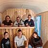 Das Bauwagenprojekt befindet sich auf der Zielgeraden. Unser Bild zeigt hinten Bauhofleiter Peter Braun-Droxner, Schulsozialarbeiter ...