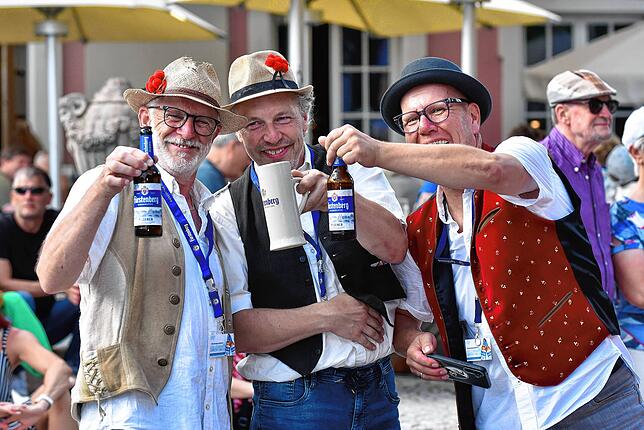Bild 14: Donaueschingen genießt ausgelassen den Samstagabend beim Donauquellfest