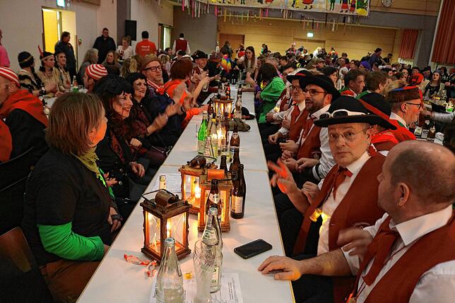 Bild 13: Öschabend lockte die Narren: die schönsten Bilder des Abends!