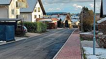 Nach knapp anderthalb Jahren Bauzeit wurden die Arbeiten an der Kanalisation und der Straßendecke in der Straße Im Bierbrunnen in ...