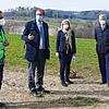 Im Gespräch (von links): Klaus Weber (Bürgerinitiative), Oberbürgermeister Klaus Eberhardt, CDU-Landtagsabgeordnete Sabine ...