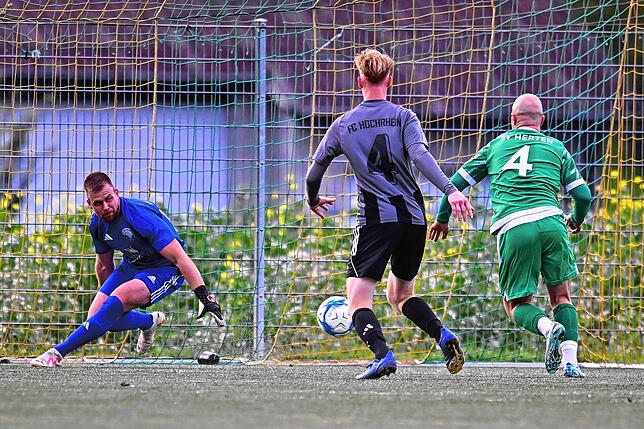 Bild 23: SV Herten setzt sich mit 4:1 gegen FC Hochrhein durch – und wir haben Bilder!