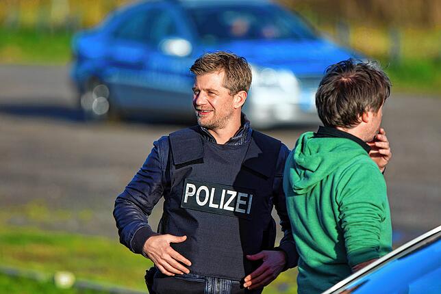 Andreas Guenther (links) im Jahr 2013 beim Dreh für die Reihe „Polizeiruf 110“ – er spielt den Kommissar Anton Pöschel.