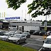 Der Parkplatz des Singener Einkaufszentrums EKZ beim ganz normalen frühabendlichen Einkaufsbetrieb. Am Samstagabend fanden sich auf ...