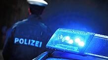 Ein Mann in Steinen löste durch das Tragen einer Spielzeugwaffe einen Polizeieinsatz aus (Symbolbild).