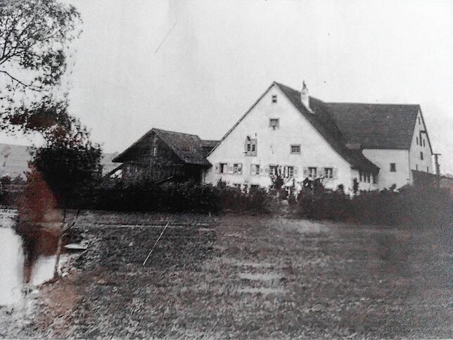 Um 1909: Das Fachwerk ist unter dem Verputz verschwunden.