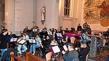 In letzten Proben bereiten sich die Musiker des Blasorchesters Unterlauchringen in der Herz-Jesu-Kirche Unterlauchringen auf das ...