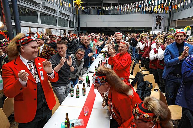 Bild 23: Jetzt geht es richtig los: Alle Bilder vom Männerfrühschoppen der  Narrizella Ratoldi