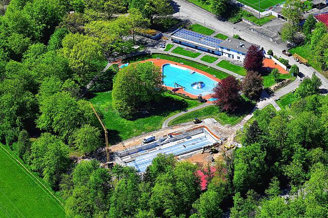 Große Investitionen bedeutete auch die Sanierung des Schwimmbades, das unter der Regie der Stadwerke läuft