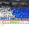 Für die Schwenninger Wild Wings, hier eine Fan-Choreografie aus der Partie gegen die Kölner Haie, ist die vor Beginn der Pre-Playoffs ...