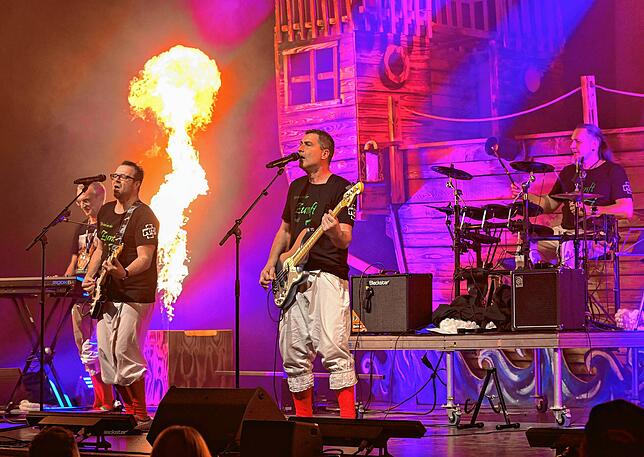 Die Hexenband gehört als fester Programmpunkt zur Hexenshow dazu.