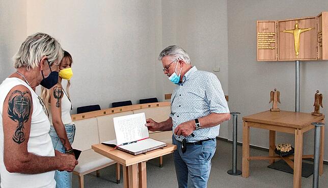 Bild 23: Bilder von der Autogrammstunde von Matthias Reim und Christin Stark in der Nachsorgeklinik Tannheim