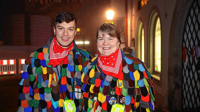 Bild 19: Mit dem Butzenlauf wird die Straßenfasnacht eingeläutet