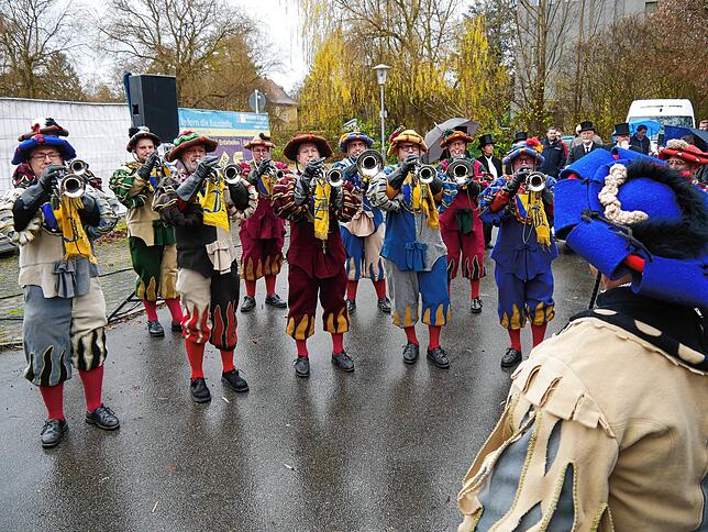 Vom Fanfarenzug der Poppele wurden die Anwesenden beim Spatenstich musikalisch eingestimmt.