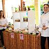 Brigitte Dold (von links) vom Landmarkt in Schonach, ihre Tochter Lara und deren Lehrmeisterin Leonie Dold vom Café &bdquo;Adler&ldquo; ...