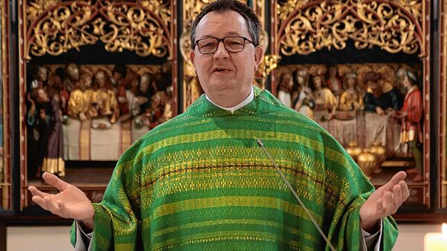 Das Coming-out des Pfarrers Marcus Maria Gut in der Kirche St. Martin in Wollmatingen empfinden hiesige Vertreter der Kirchen als ...