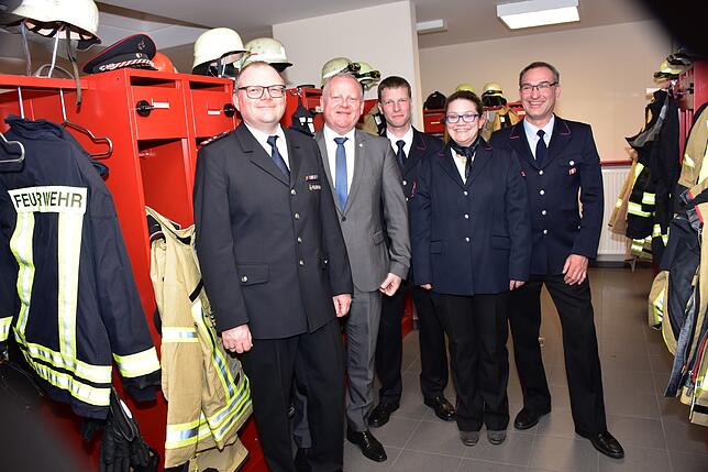 Neu gewähltes Kommando der Freiwilligen Feuerwehr Stetten (von links): Kommandant Dagobert Heß, Bürgermeister Daniel Heß, ...