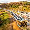 Der Rohbau des Tunnels wurde mit Erde überschüttet. Derzeit findet der Innenausbau statt. Der Tunnel soll im Frühjahr 2022 eröffnet ...