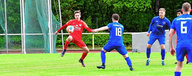 Bild 37: Neuer Spitzenreiter FC Tiengen 08 besiegt den TuS Efringen-Kirchen mit 4:1 &ndash; und wir haben Bilder!