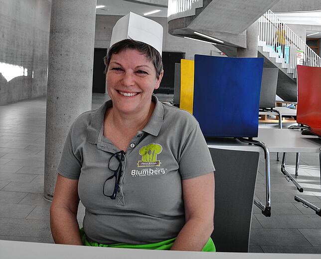 Stefanie Mogel ist Teamleiterin in der Mensaküche.
