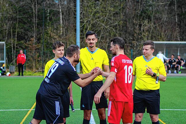 Bild 3: SV 08 Laufenburg besiegt den FSV Rot-Weiß Stegen mit 2:0 – und wir haben Fotos!