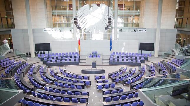 Noch ist der Plenarsaal leer, bald werden die Abgeordneten des 21. Bundestags ihre Plätze besetzen. Doch wer vertritt die Region dabei?