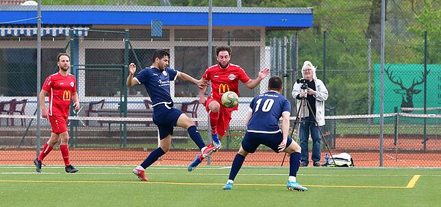 Bild 2: FC Wallbach holt die Punkte mit dem 1:0 beim VfB Waldshut &ndash; und wir haben Bilder!