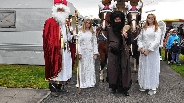 Eine Fahrt mit der Nikolaus-Pferdekutsche steht auch in diesem Jahr beim Nikolausmarkt in der Schmittenau wieder auf dem Programm.