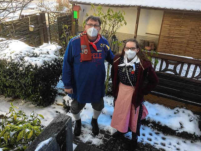 Frank und Meike Kraus im Einsatz beim Ausliefern.