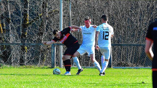 Bild 8: SG FC Wehr/Brennet gelingt wichtiges 1:0 gegen den FC RW Weilheim &ndash; und wir haben Bilder!