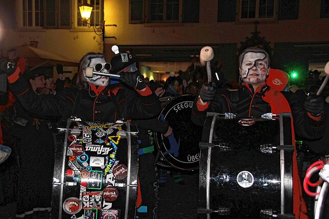 Bild 1: So schön war der Schmotzige in Überlingen: Tausende feiern auf den Straßen und in den Gassen