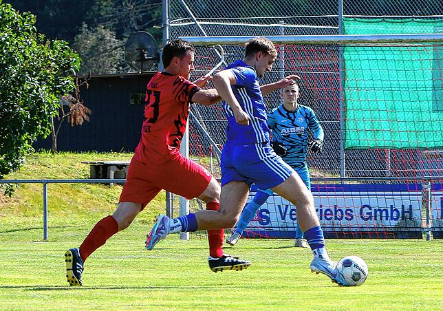 Bild 17: FV Walbertsweiler-Rengetsweiler gewinnt Duell mit TuS Immenstaad. Die besten Bilder!