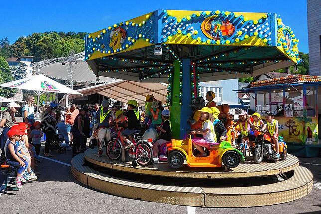 Für kleinen Besucher gibt es einige Fahrgeschäfte. (Archivbild 2024)