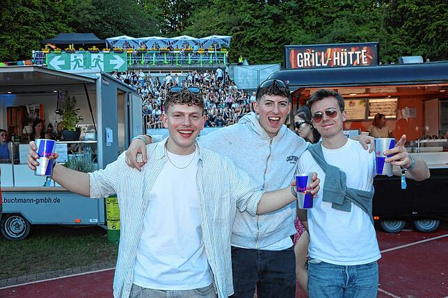Bild 4: Im Stadion wird am zweiten Tag des Campus-Festivals nochmals aufgedreht