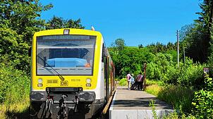 Die Biberbahn macht am Sonntag, 22.¦September, einen Sonderhalt im Teilort Göggingen. Das teilt die Bürgerinitiative ...